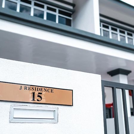 J Residence Бантинг Экстерьер фото